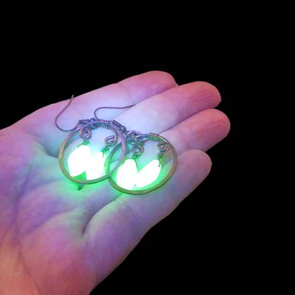 Artisan Earrings Wire Wrap Hammered Hoops with Pale Green Czech Glass Leaves - Picture 4 of 5